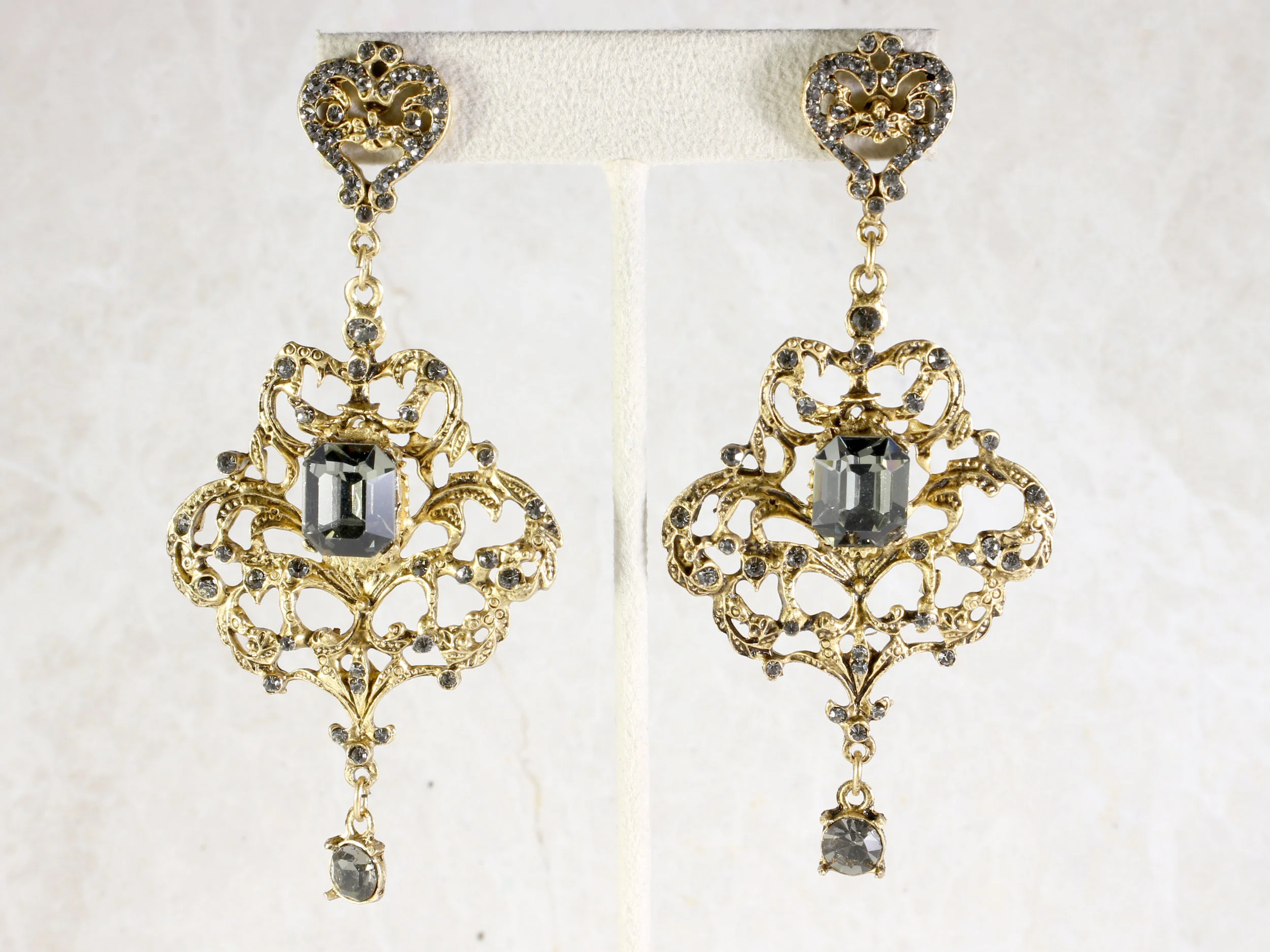 Baroque Pendant Chandeliers