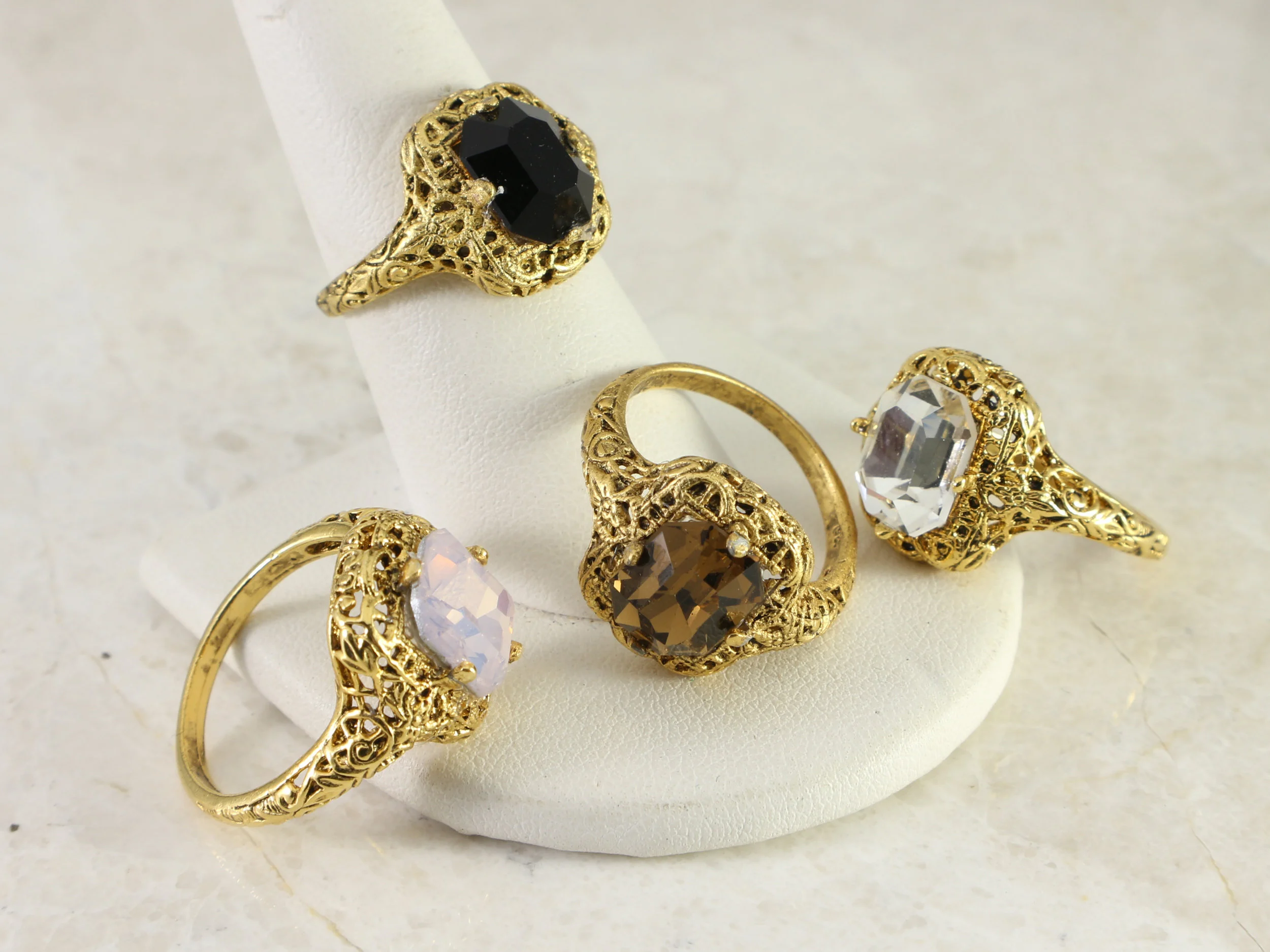 The Estate Ring, R323