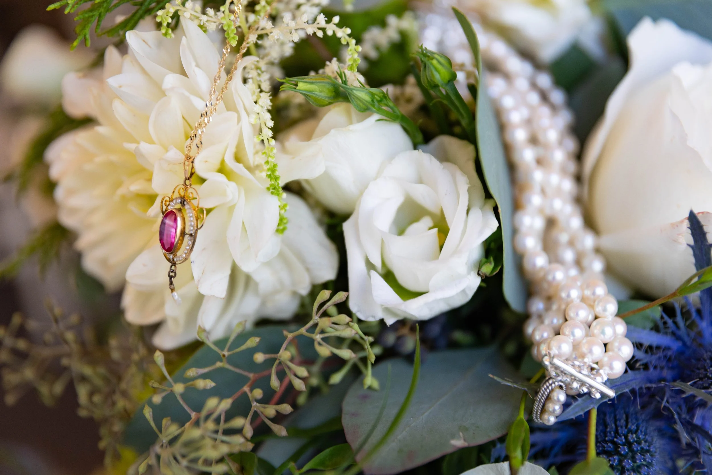 richmond-wedding-photographer-mill-at-fine-creek-detail-jewlery.jpg