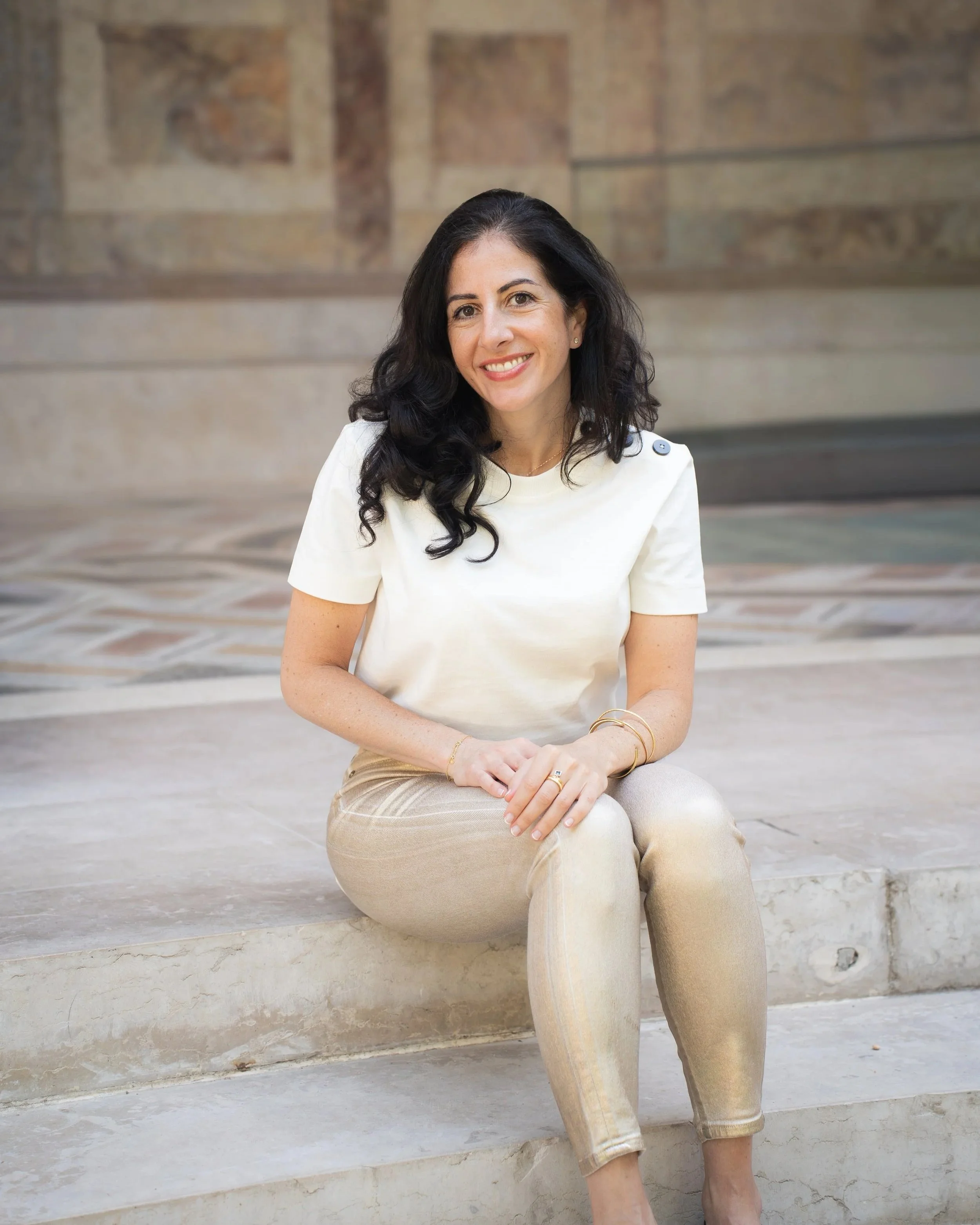 <script type="application/ld+json">
{
  "@context": "https://schema.org",
  "@graph": [
    {
      "@type": "Person",
      "@id": "https://www.lucielebaz.com/#lucielebaz",
      "name": "Lucie Lebaz",
      "jobTitle": "Experte en personal branding