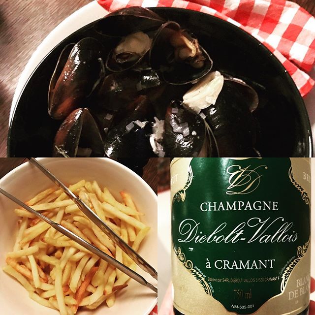Moules marini&egrave;re for starters. Bring it on! 🍾 Happy New Year 🔜