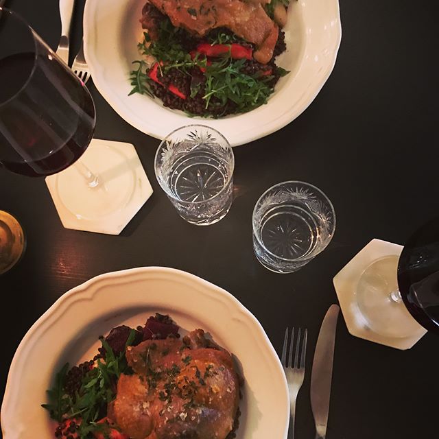 Duck confit et al by the lovely chef @lagerma 👩&zwj;🍳feat Leroy Pinot Noir 2003 by the cellar master 🦍#sundaydinner #fathersday #bythebest