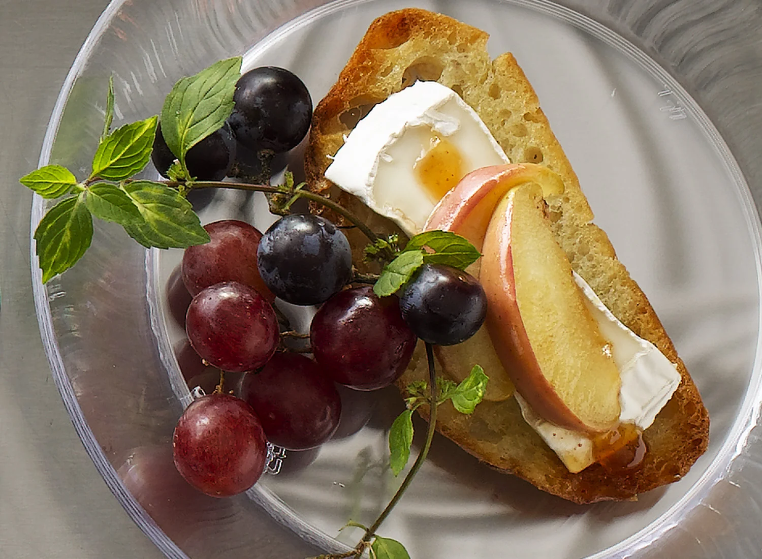 Apple Cheese Crostini | Tony Kubat Photography