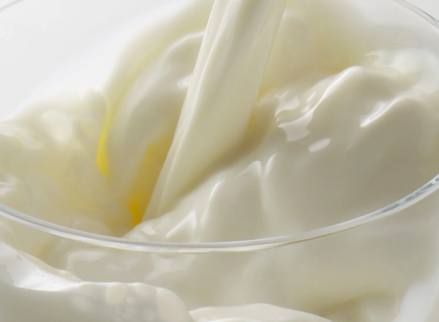 Milk Pour | Tony Kubat Photography