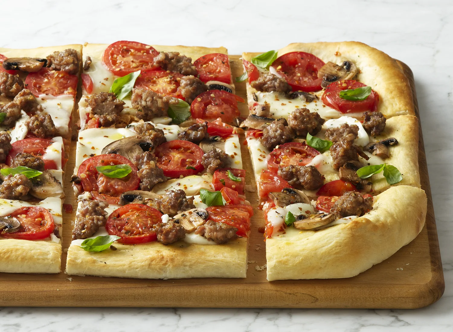 Sausage Tomato Mushroom Pizza | Tony Kubat Photography