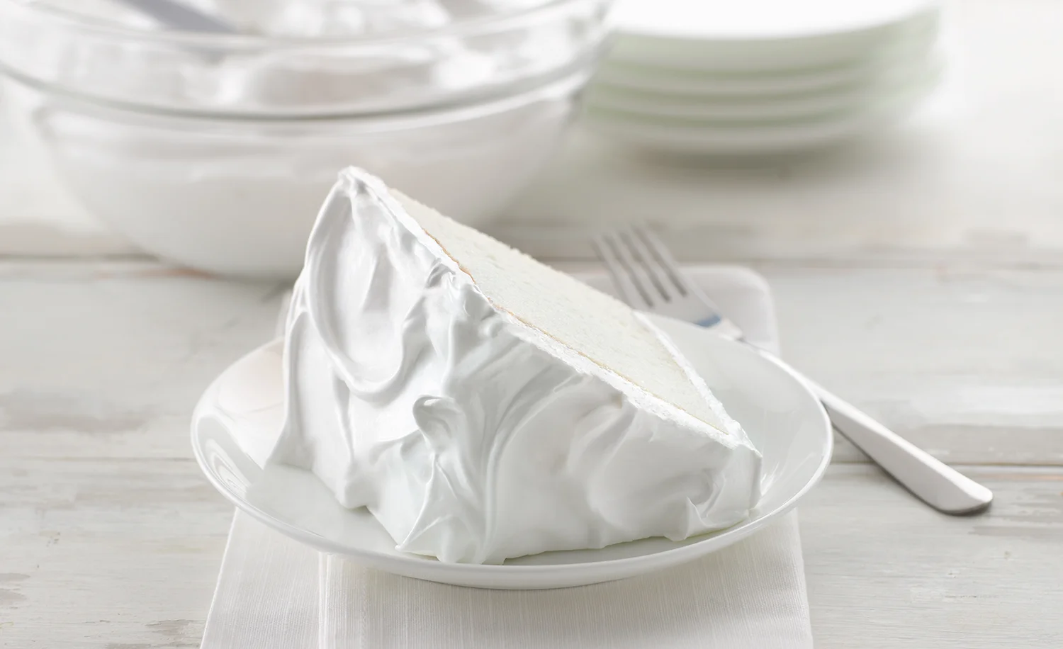 Frosted White Cake | Tony Kubat Photography