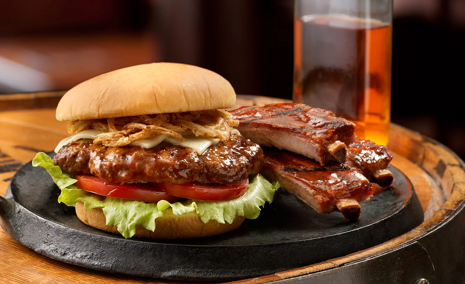 Smokehouse_Burger_With_RIbs | Tony Kubat Photography