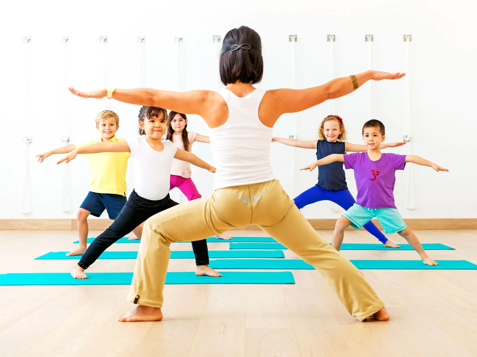 csue_bkg_kids_yoga_0-1.jpg