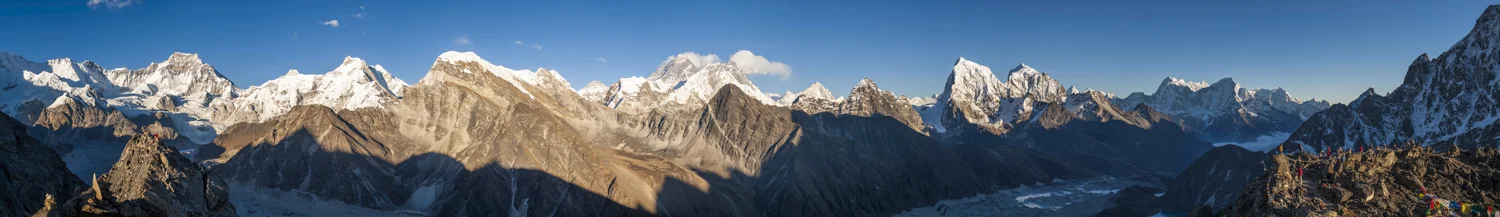 gokyo pano.jpg
