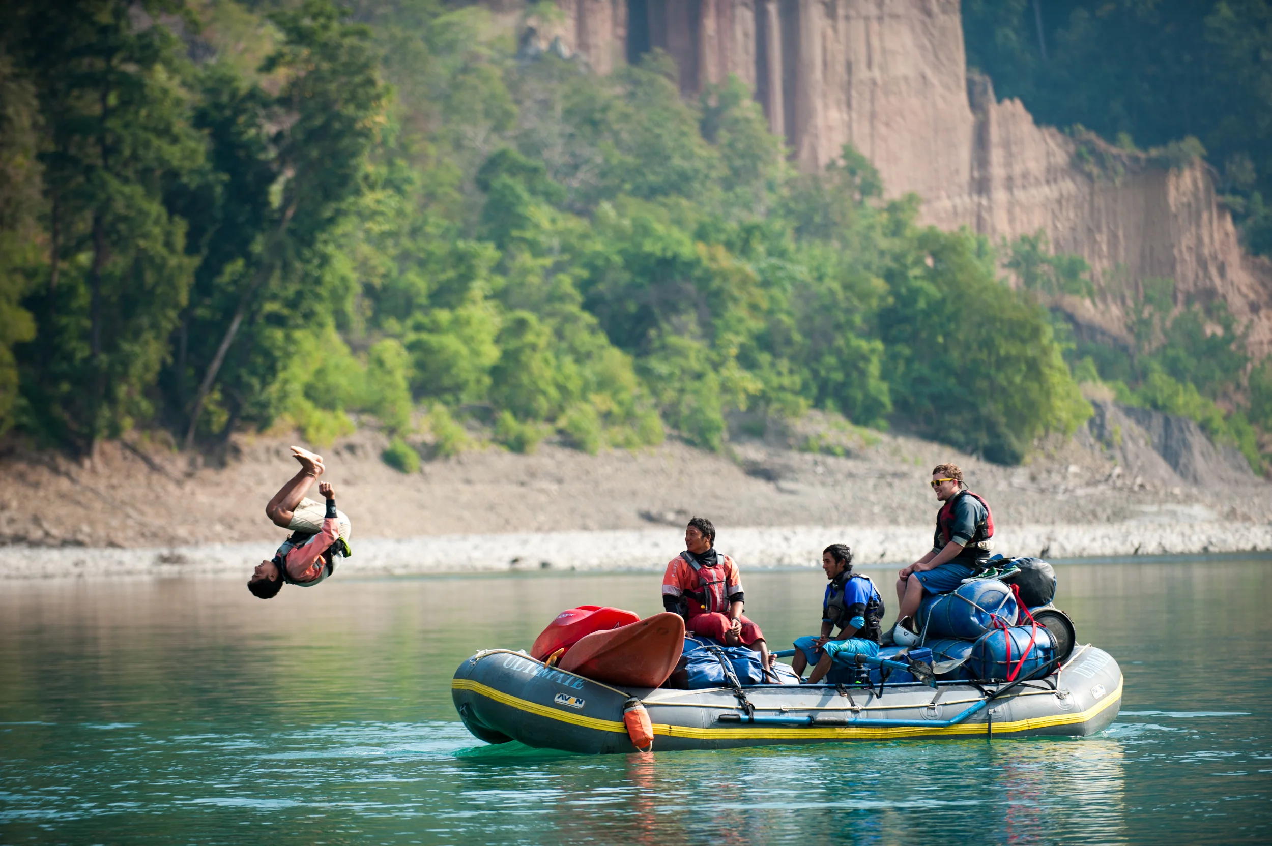 TAKING A LOAD OFF – On every commercial trip there is always at least one gear raft to carry the heavy stuff – and act as an impromptu dive platform. 