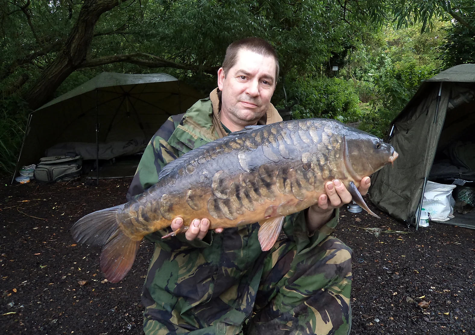 A nicely marked mirror breaks up a rain soaked session