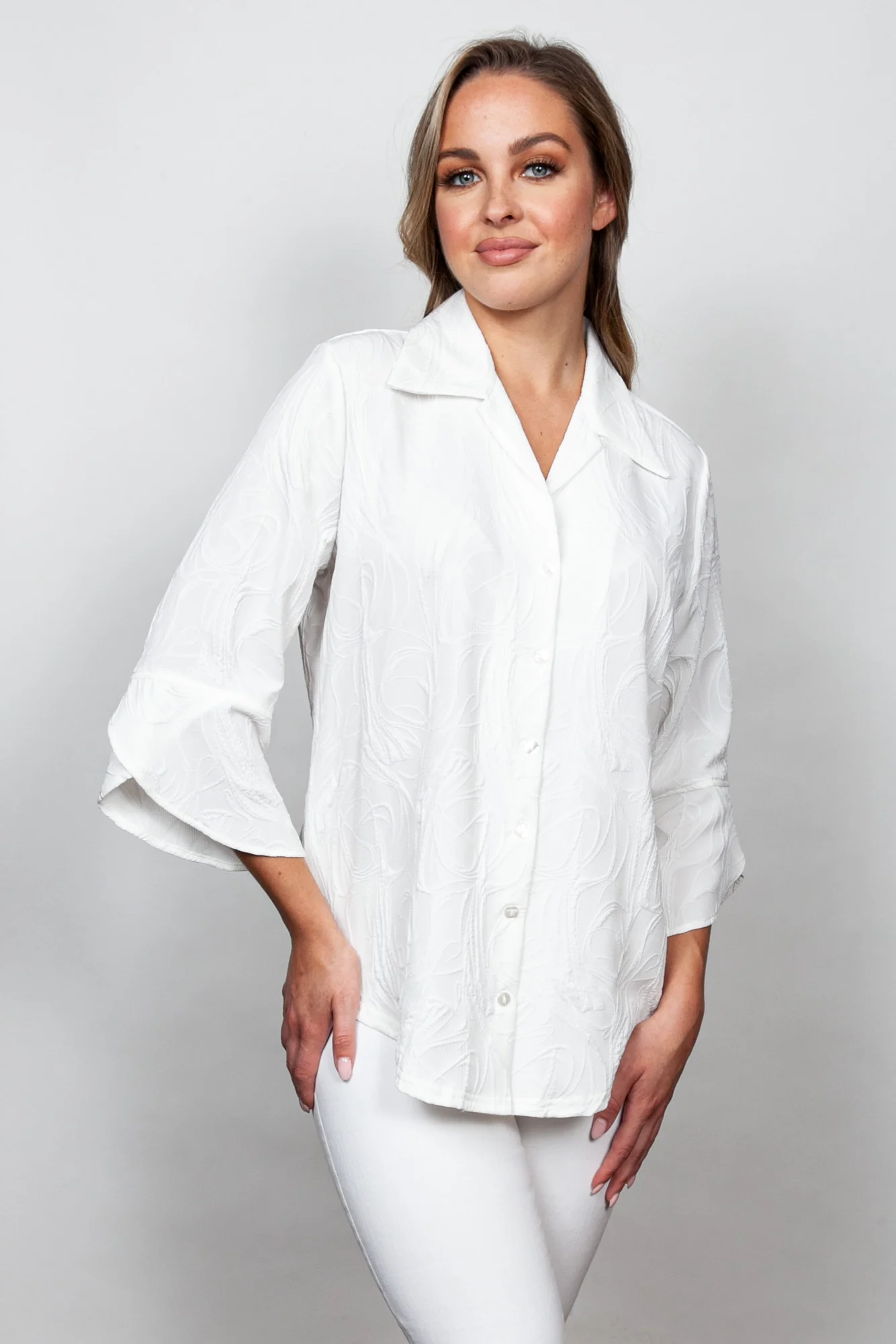 Style # 22513-20, p 3 Woven Blister Jacq'd Color: Bone + Black