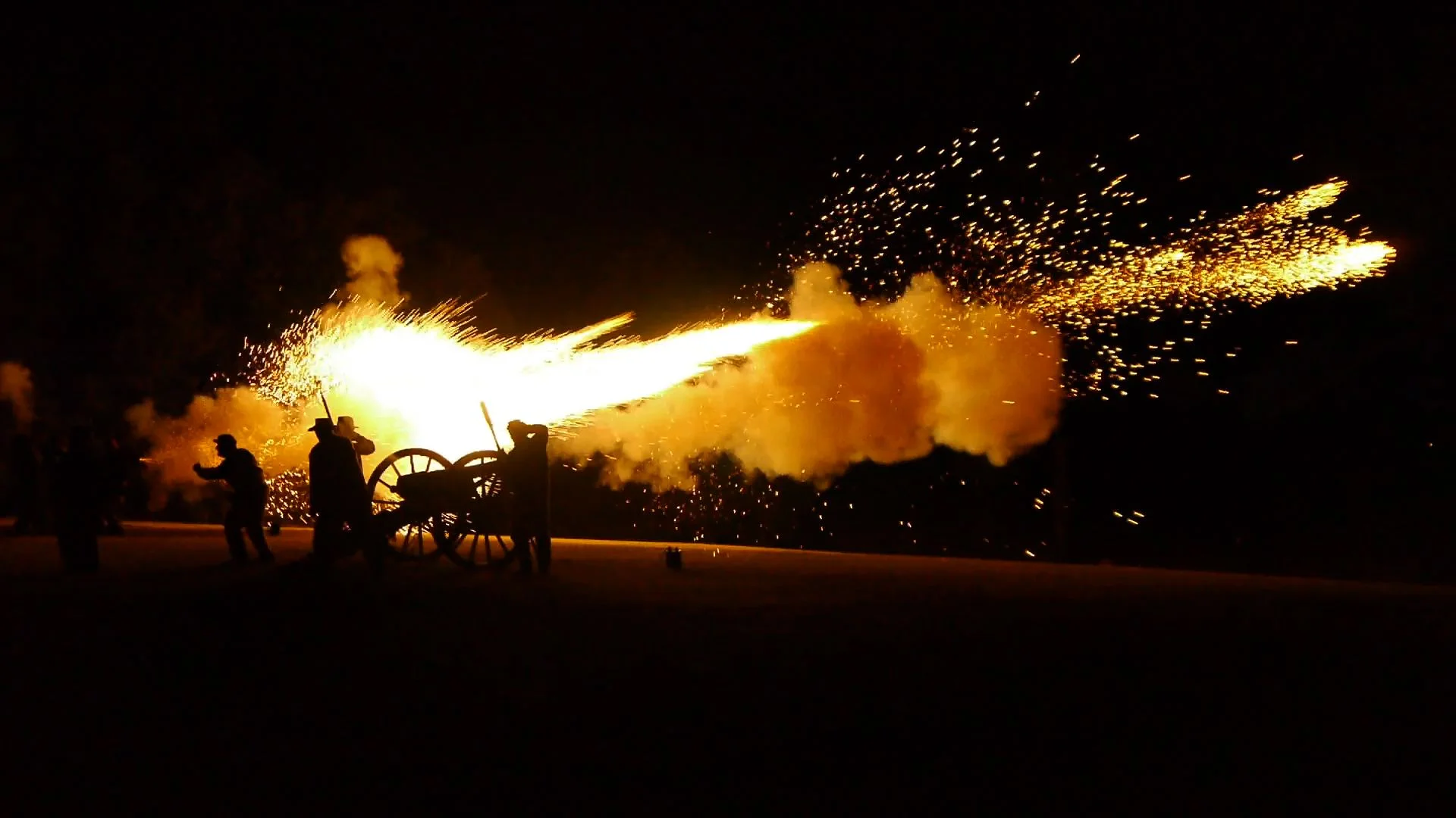 12darien_cannonfire3.jpg