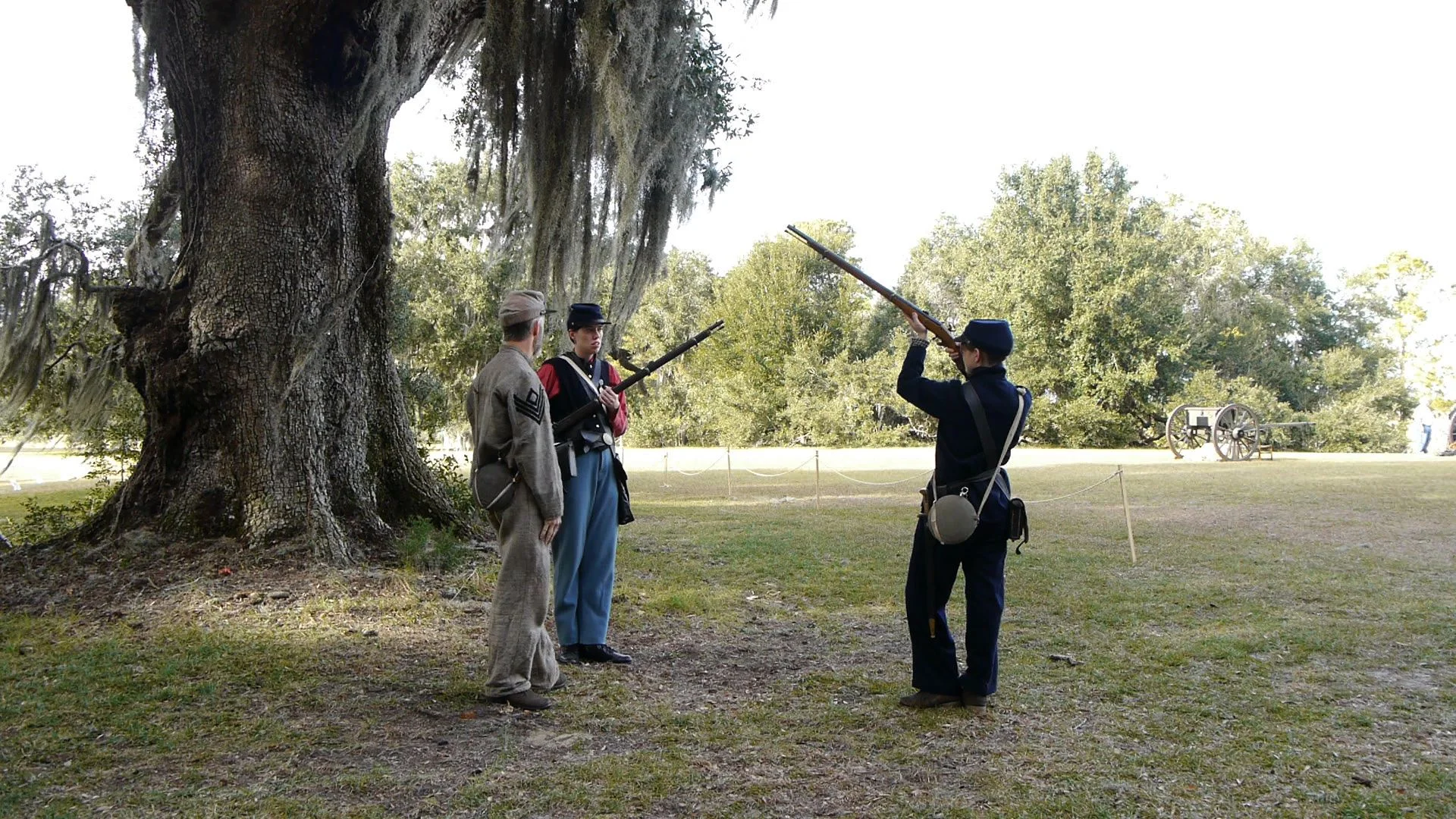 12darien_livinghistory_teaching1.jpg