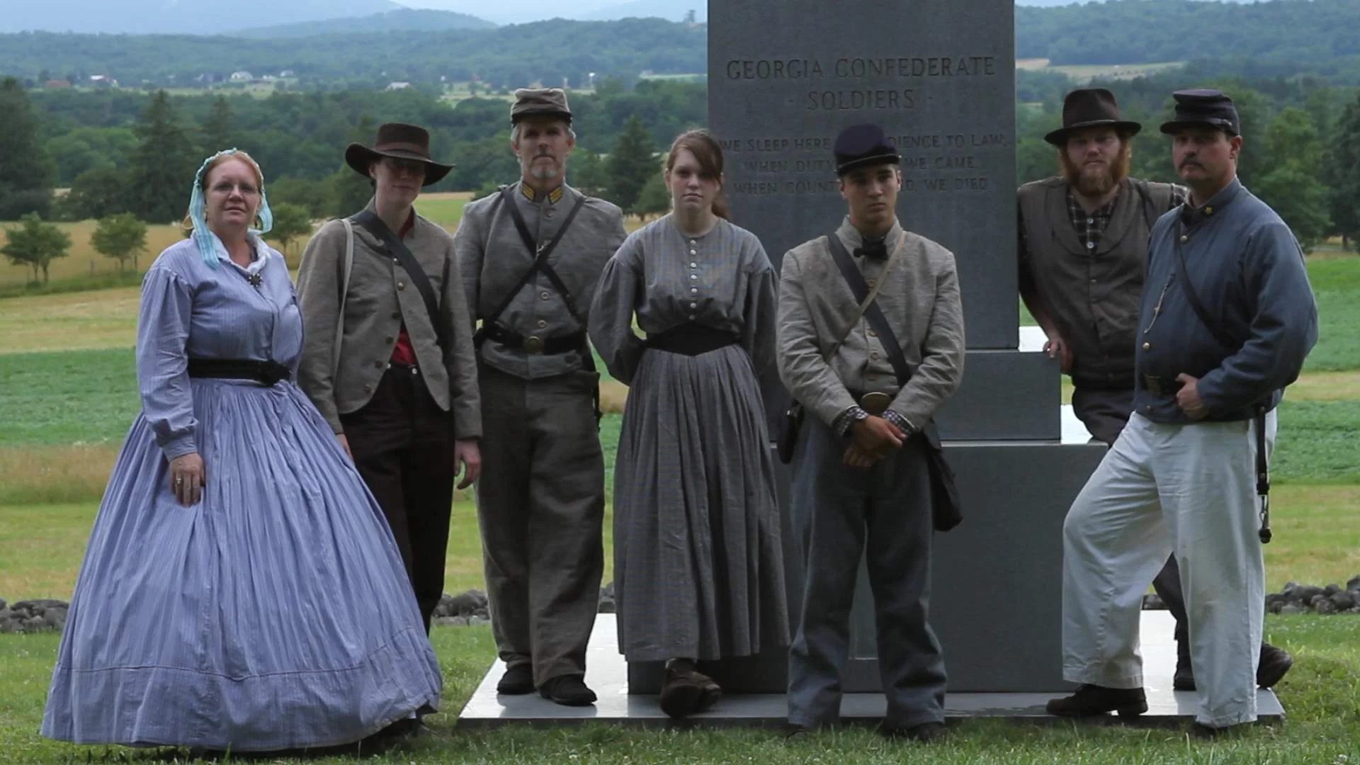 REENACTRESS_01.jpg
