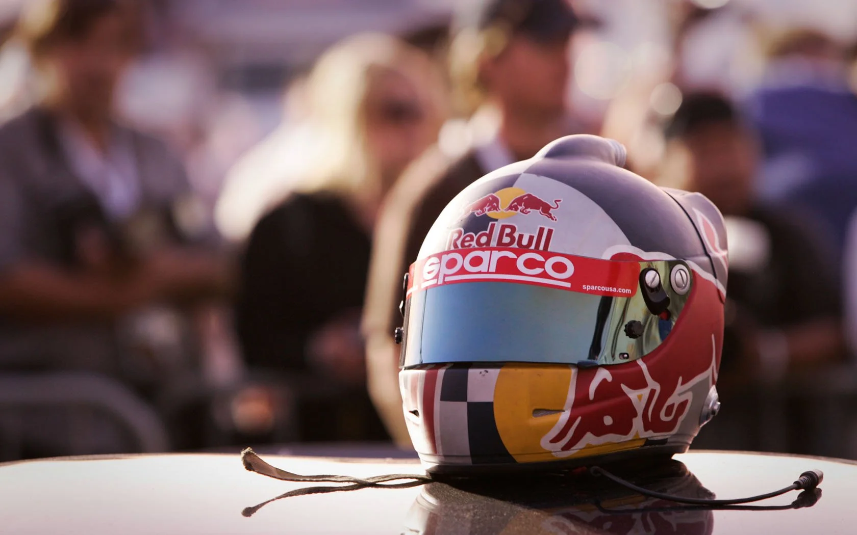 redbull_helm.jpg