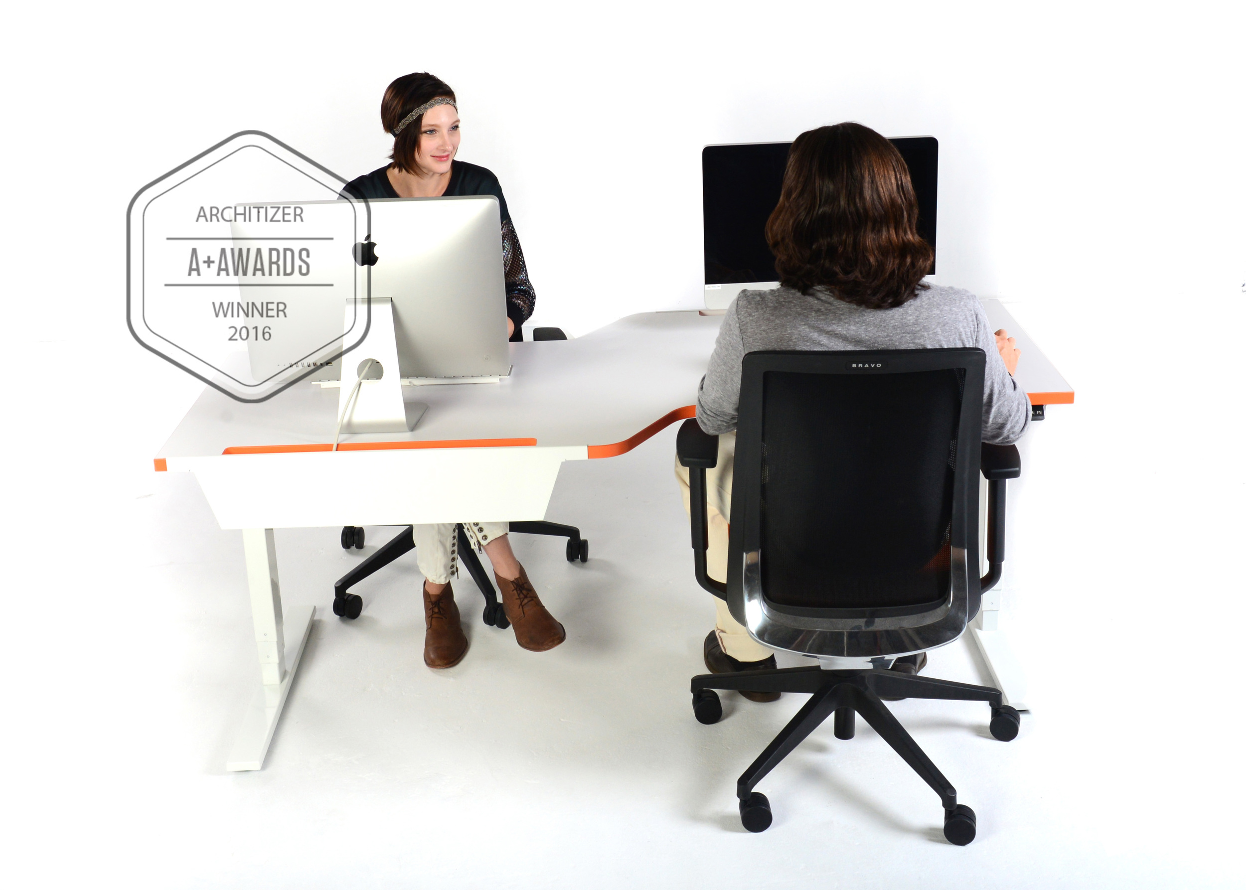 Tete-A-Tete,&nbsp;is unique and the ultimate Pairing Station. &nbsp;Inspired by the workflow of software programers and environments where the 'working in pairs' is indispensable,&nbsp;David Winston developed a desk that allows a dual team to work f…