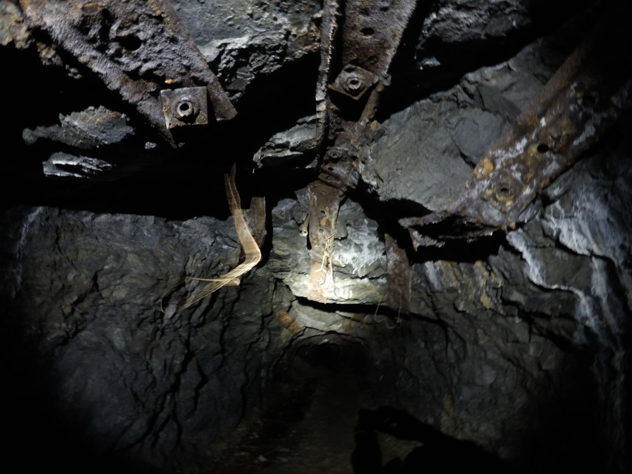 Support inside the mine