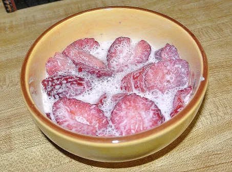 Strawberryncream_01.JPG