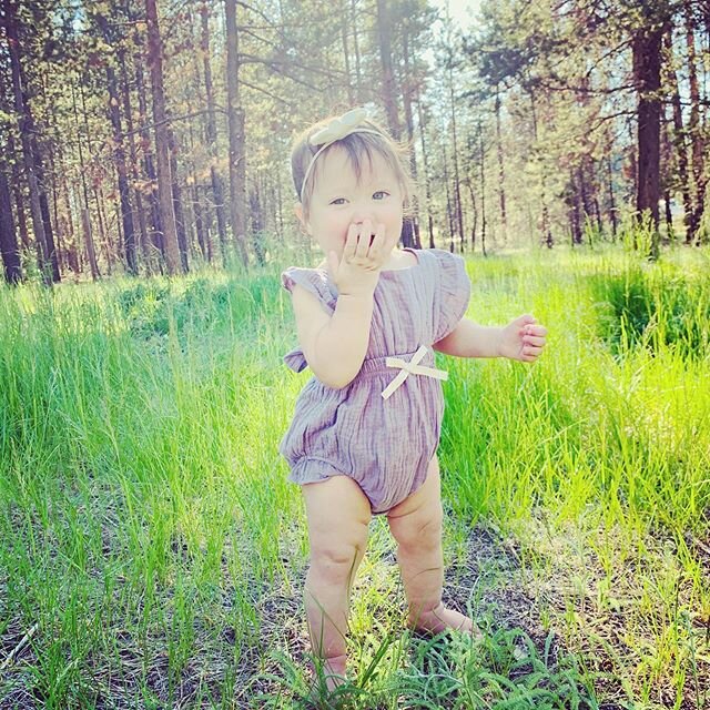 Happy summer from little miss sunshine☀️ This baby is truly living up to her name, Jovi (root: jovial) - cheerful and good natured💞 She makes everything fun! Trying to slow time before she has her first birthday in a couple weeks and we say goodbye 