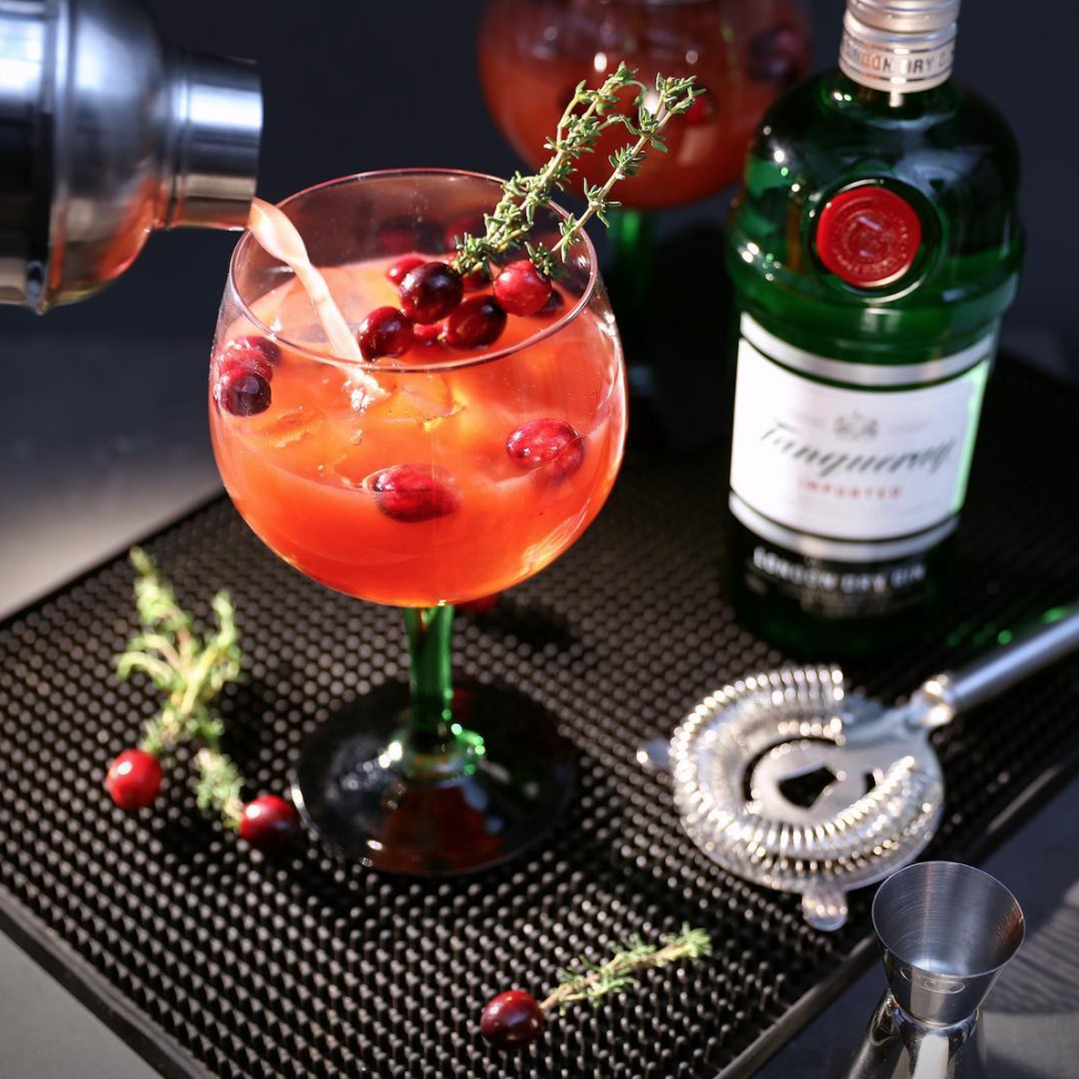 Instagram: @tanqueray