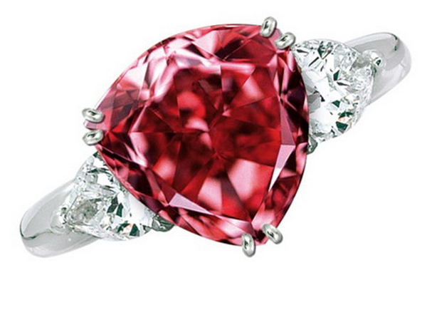 moussaieff_red_diamond.jpg