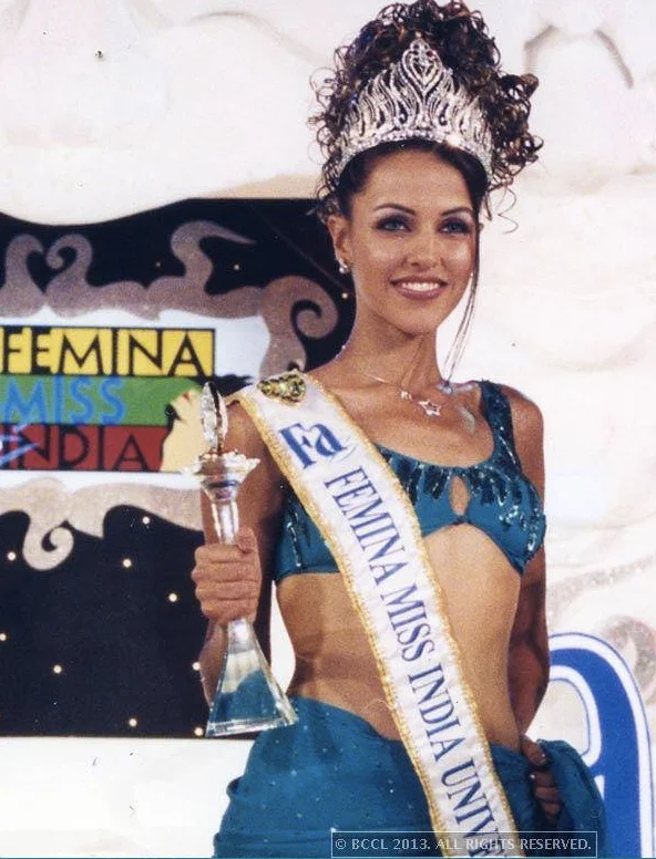 Neha Dhupia - Miss India Universe 2002 wearing Miss India Tiara designed by Reena Ahluwalia. 