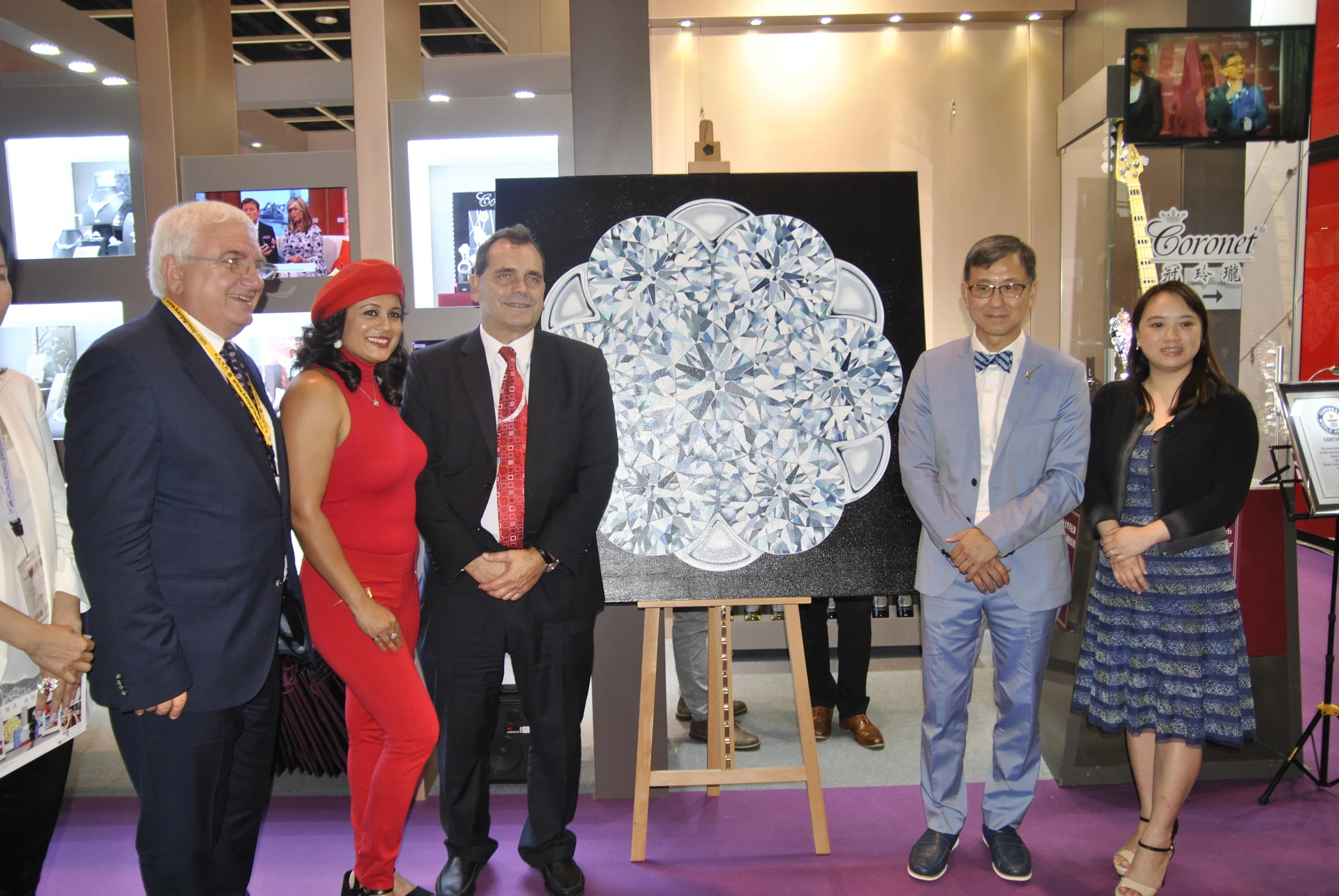 The Coronet Diamond painting was unveiled at the September Hong Kong Jewellery & Gem Fair 2016.