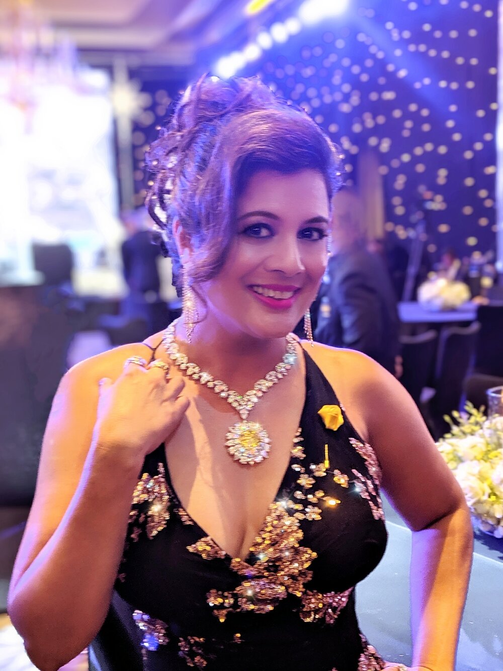  Reena Ahluwalia is wearing the historic Mouawad Dragon yellow diamond necklace. At the Mouawad Simply Exceptional Gala in Bangkok. 