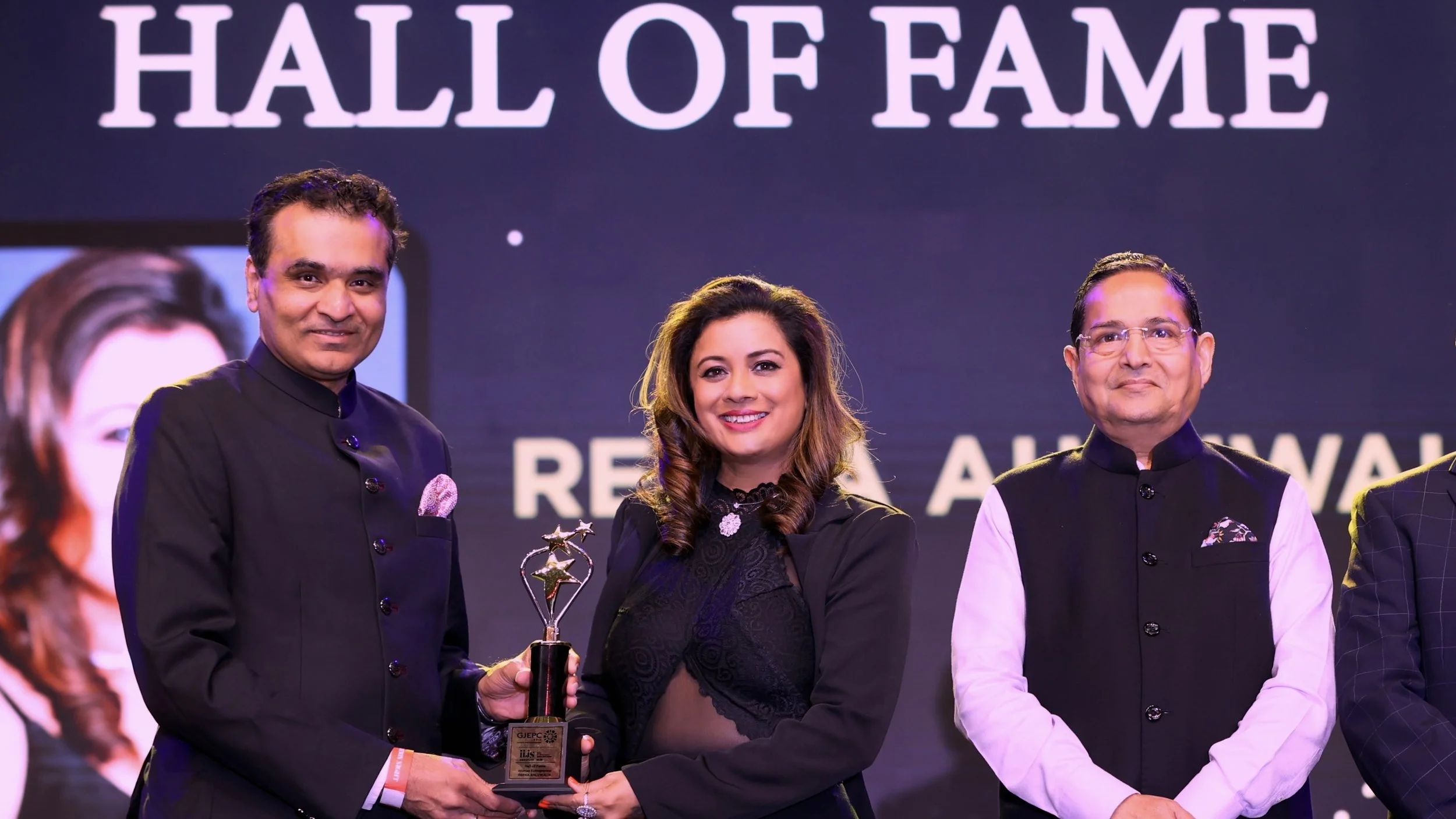 Reena Ahluwalia receiving Hall of Fame award from GJEPC for contributions to jewelry and diamonds