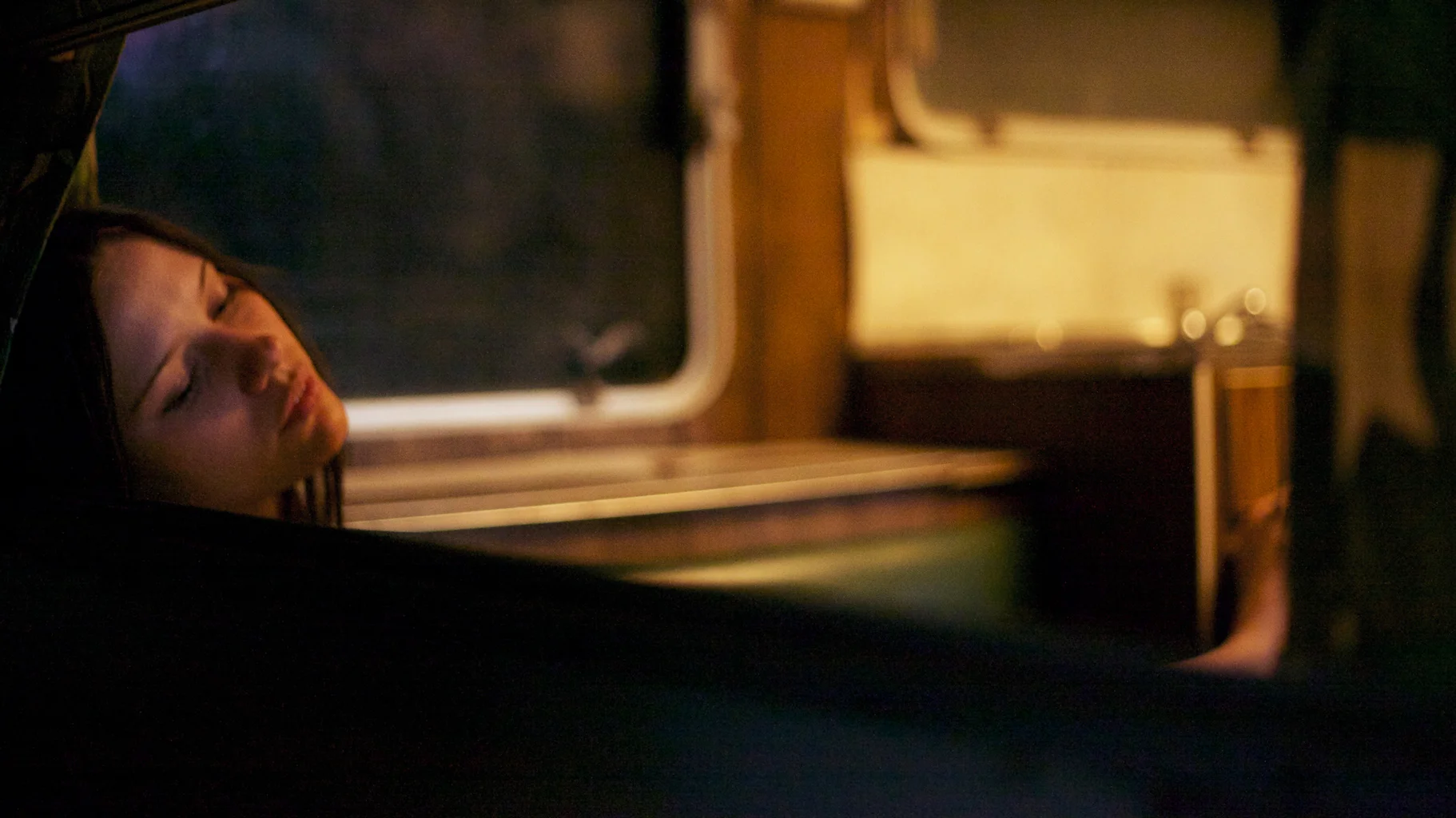 grace_cramer_galore_2012_laurathroughcaravanwindow.jpg