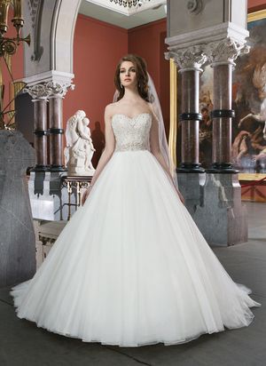 Style 8724 by Justin Alexander -- Wedding Dresses under $4,000 at Ellie's Bridal Boutique (Alexandria, VA)