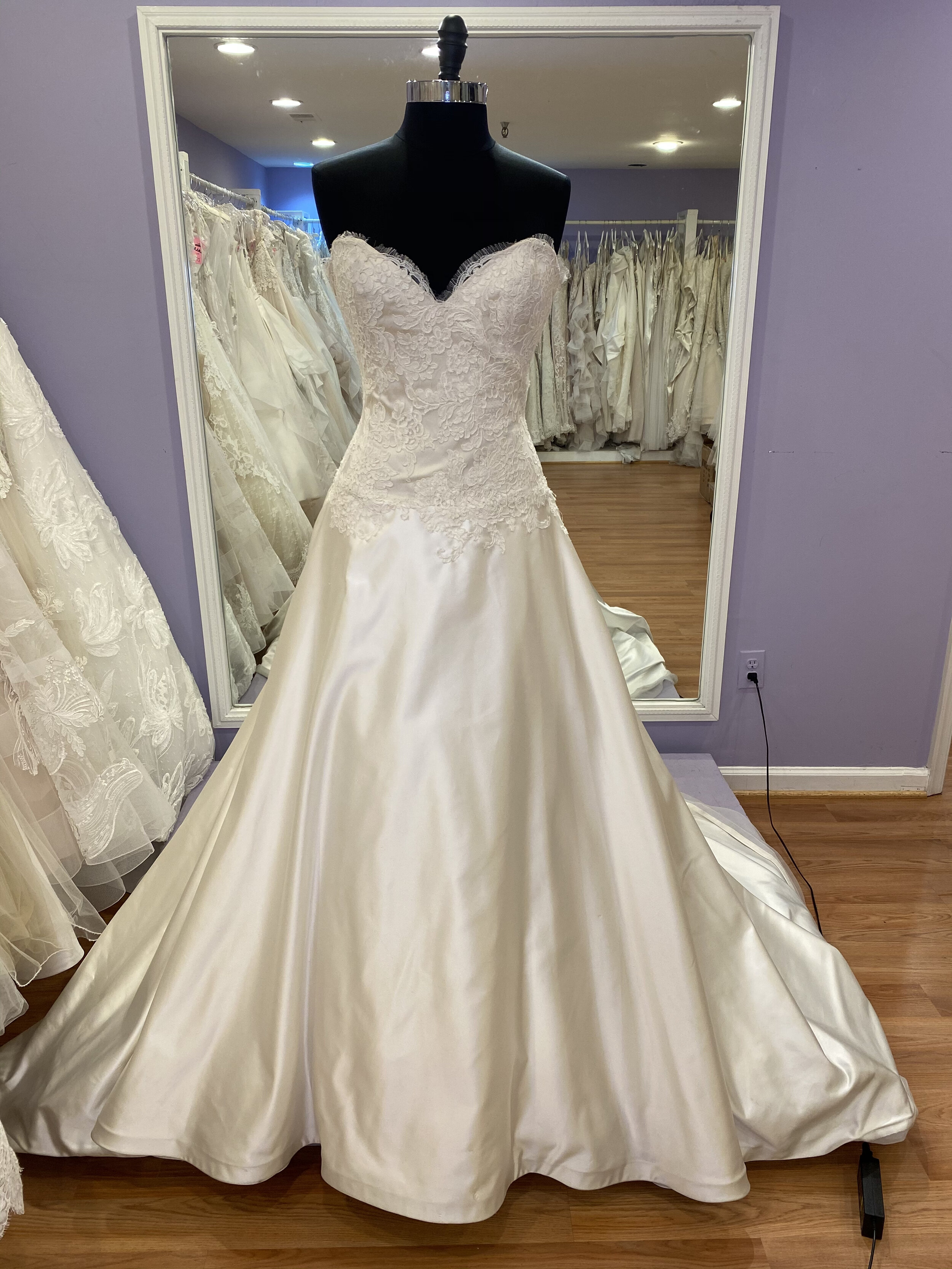 Jim Hjelm by Hayley Paige | 8260 | SIZE 12 — Ellie's Bridal Boutique ...