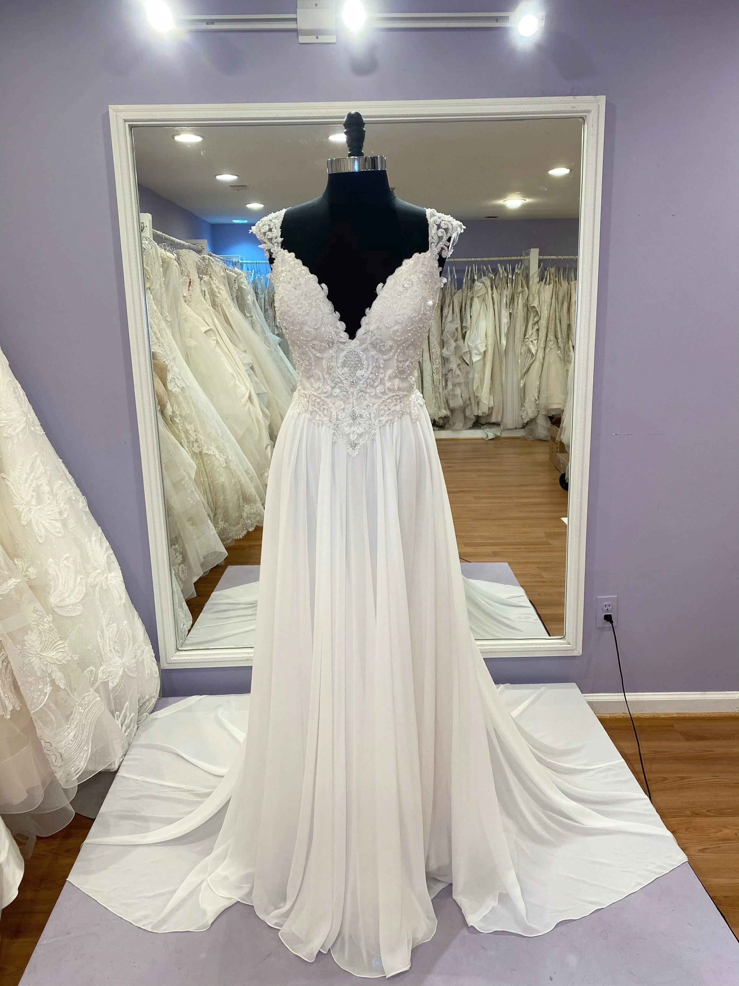 Allure Romance | 3216 | SIZE 12 