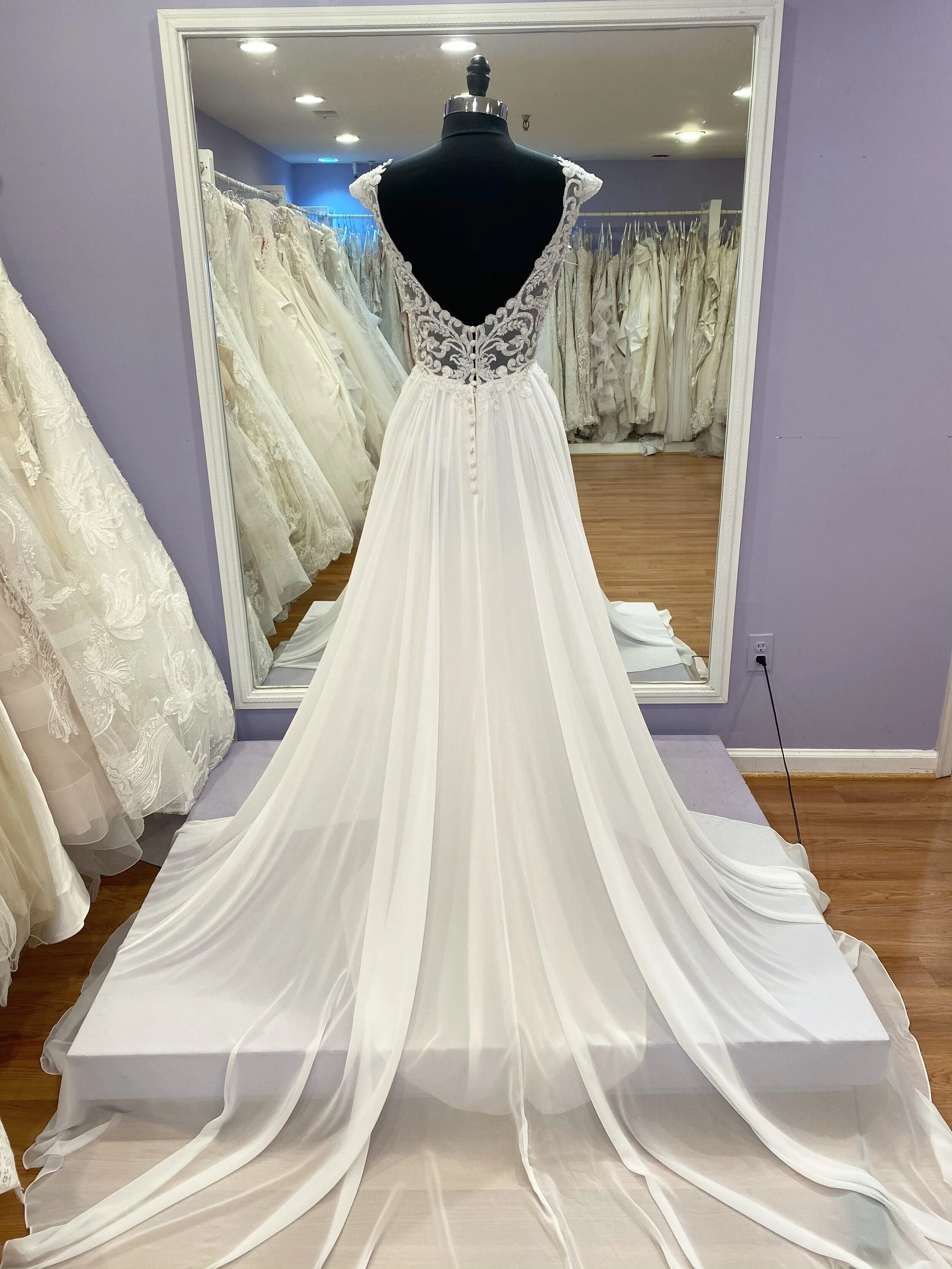 Allure Romance | 3216 | SIZE 12 
