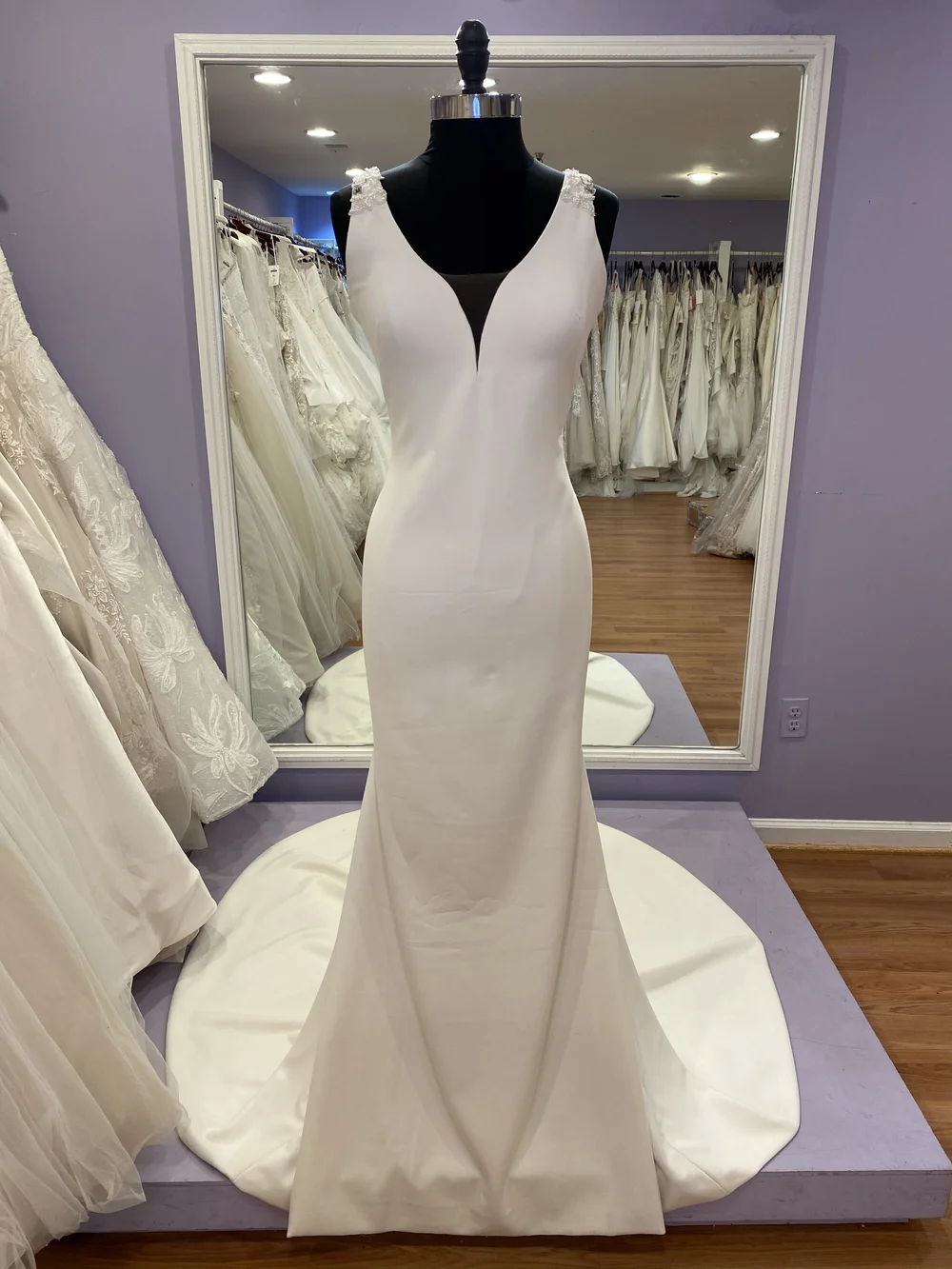 Theia Meghan 890572 Size 10 Ellie S Bridal Boutique The Best Of Va Md Dc Bridal