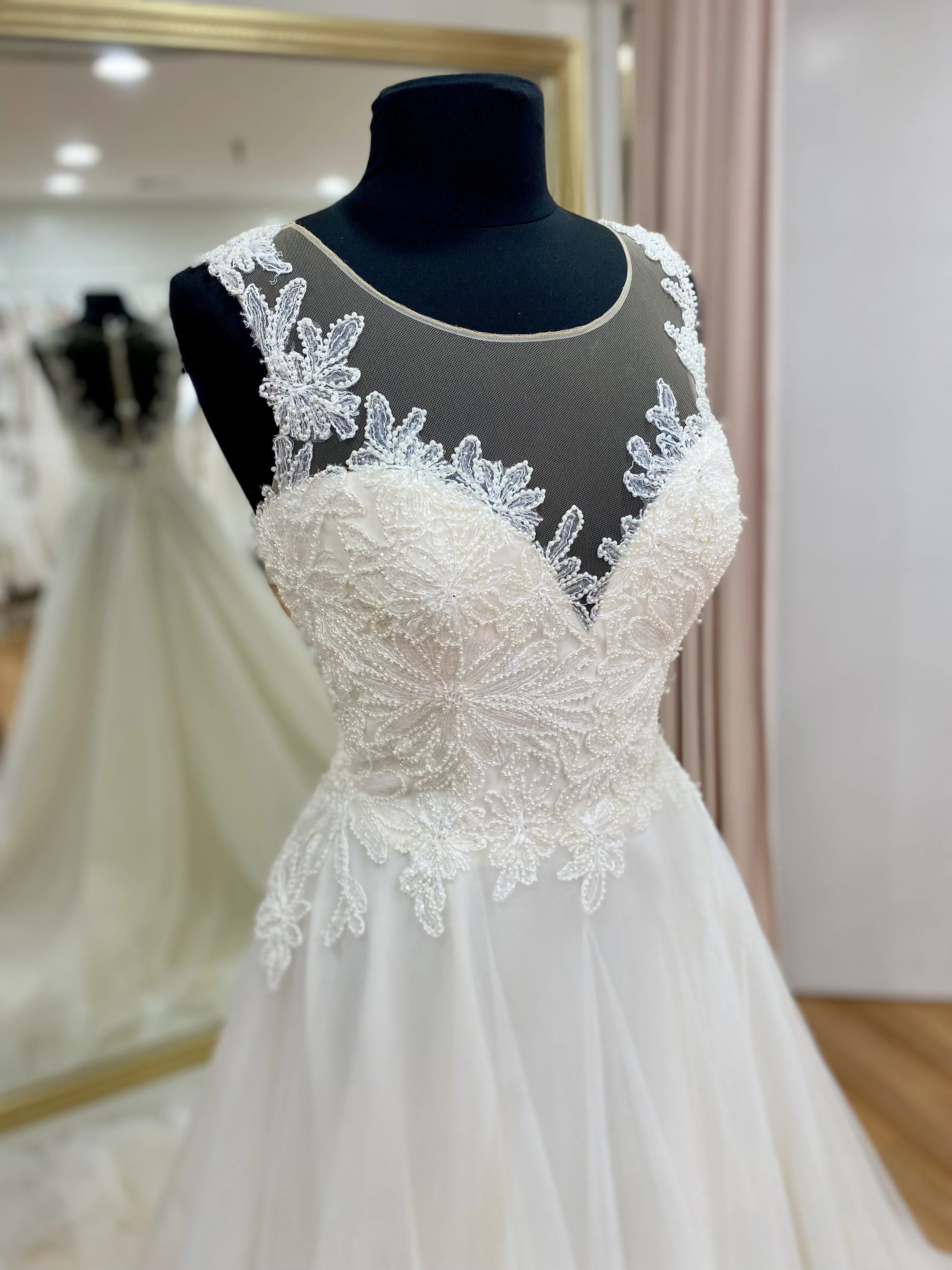 Pronovias Io (3).jpg