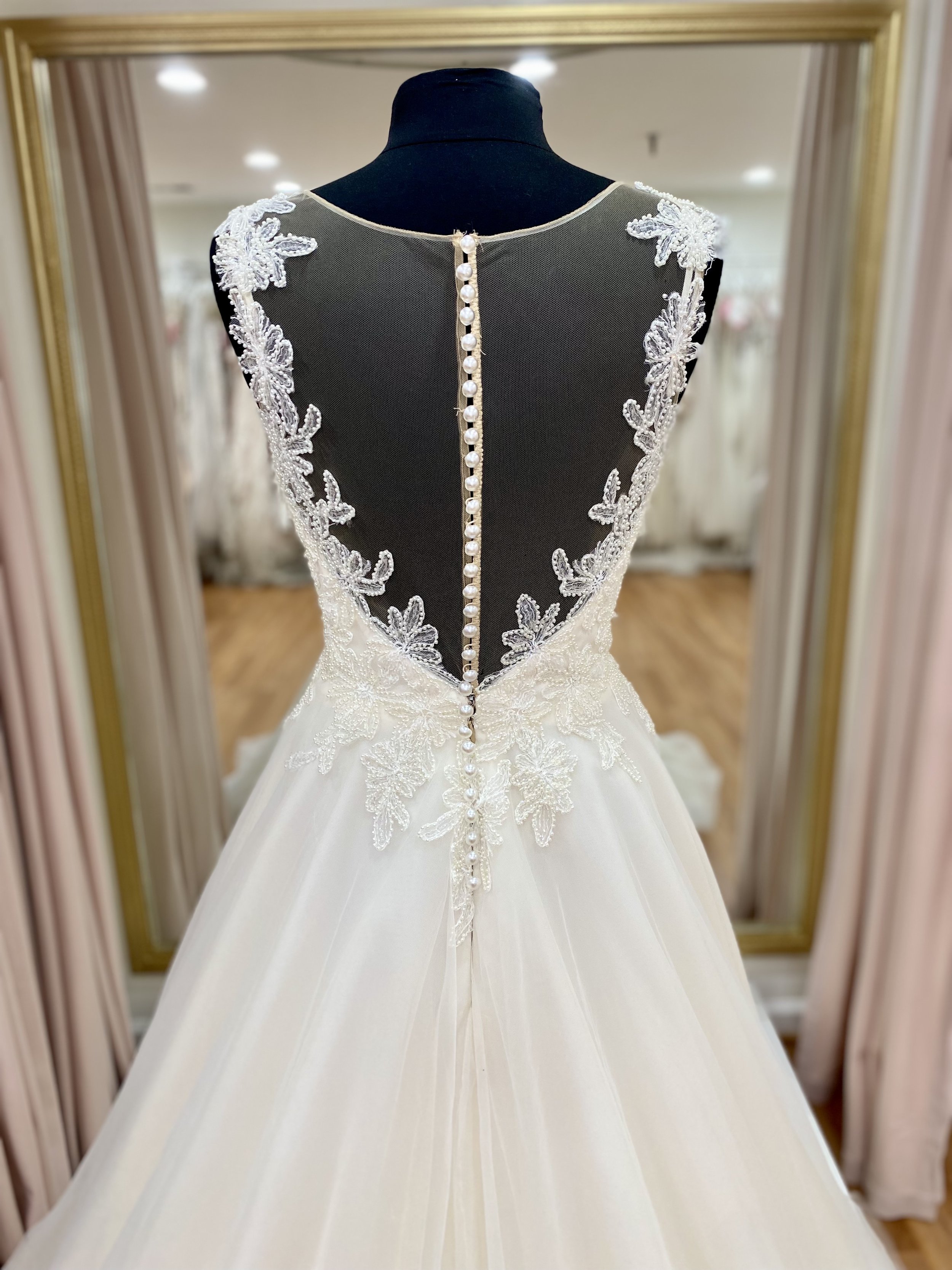 Pronovias Io (5).jpg