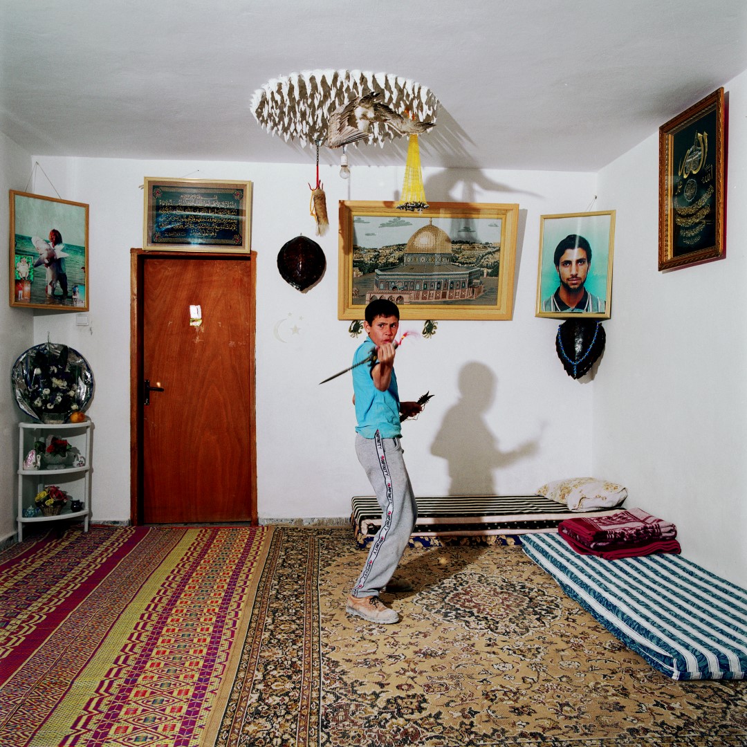  Malek, 2004, c-print, 120X120 cm