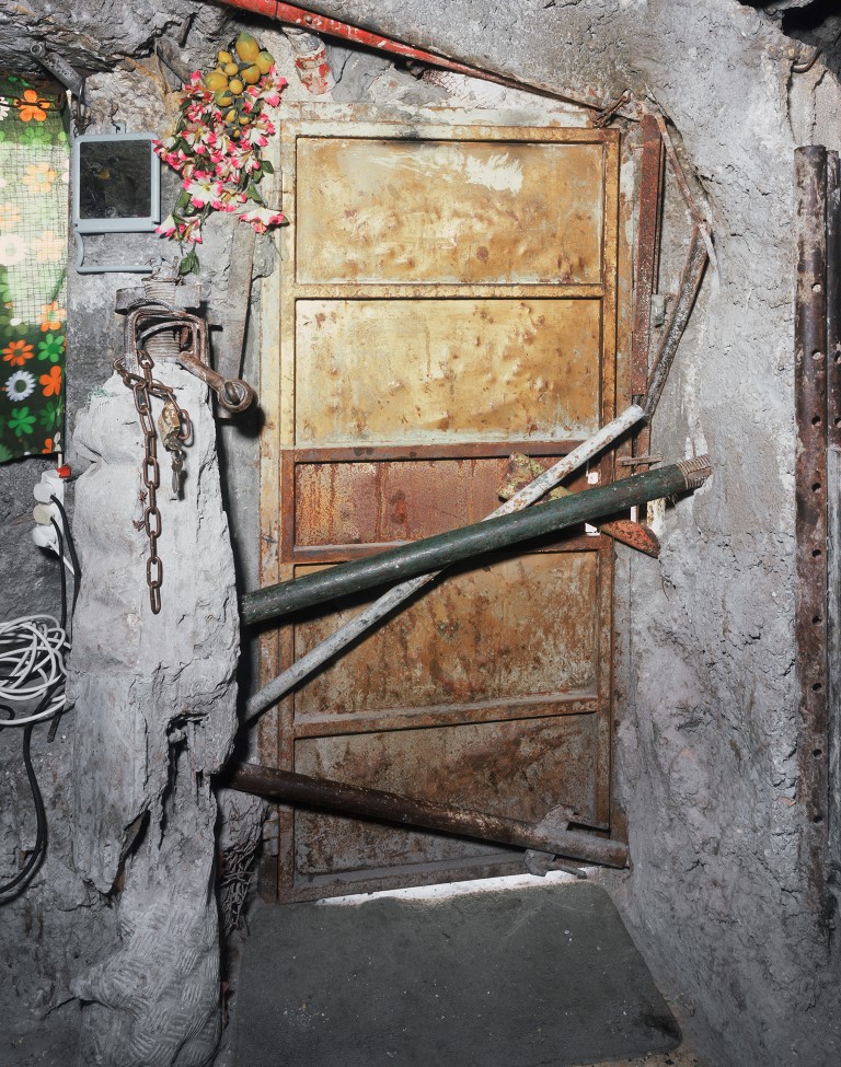 Door, 2010, Inkjet print, 127×100 cm