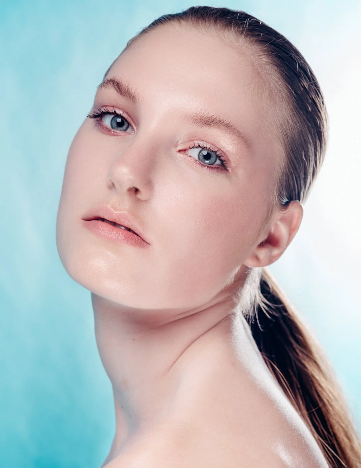 glowybeauty-gianna-blue1web.jpg