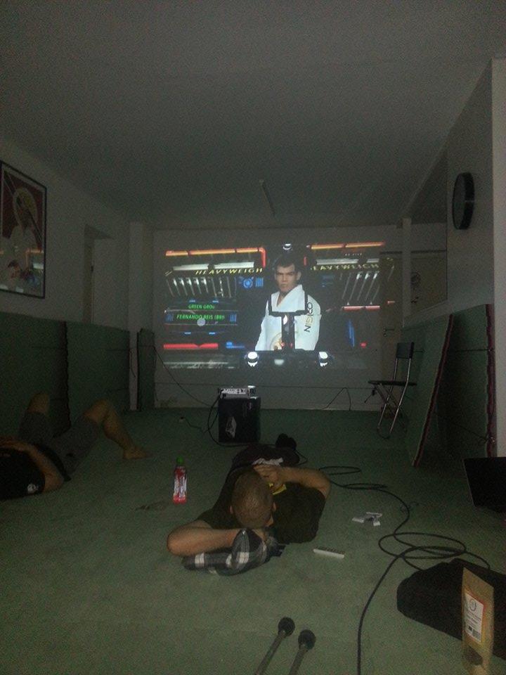 Franck getting comfortable watching the fights.