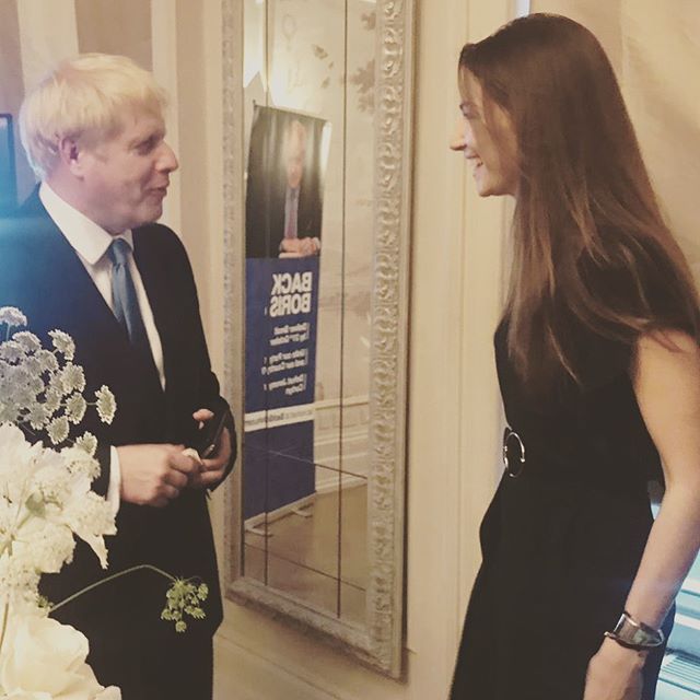 A pleasure to perform for @borisjohnsonmp this evening, now go work your magic Mr Prime Minister..
.
Mega thank you to @benwelliot for the opportunity