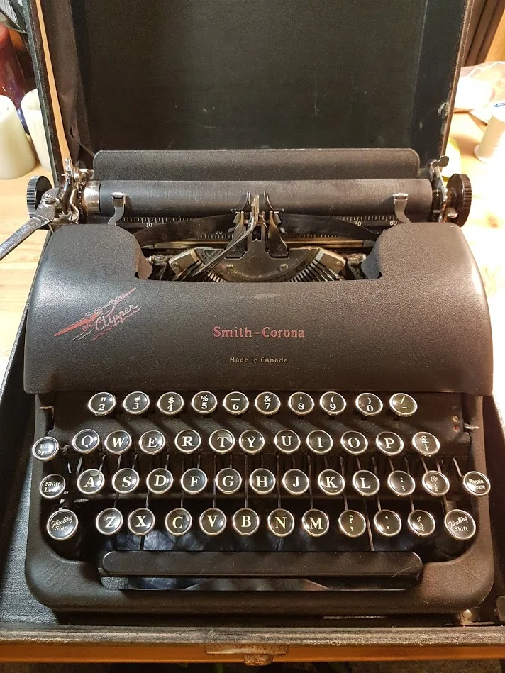 Clipper here is one of seven typewriters available for typewriter art at the workshop!