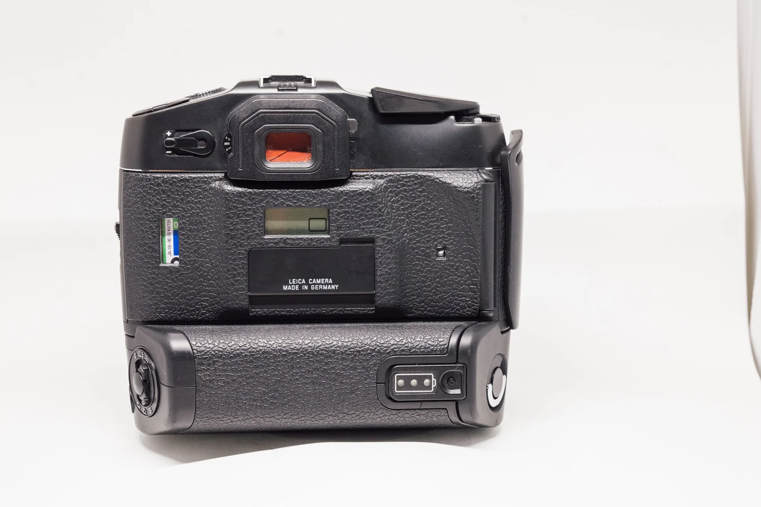 Leica R8 with Power Winder — Scoundrels + Rakes
