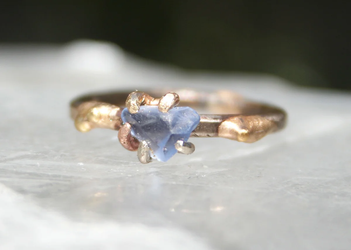 Sri Lankan Sapphire with a Gold Band