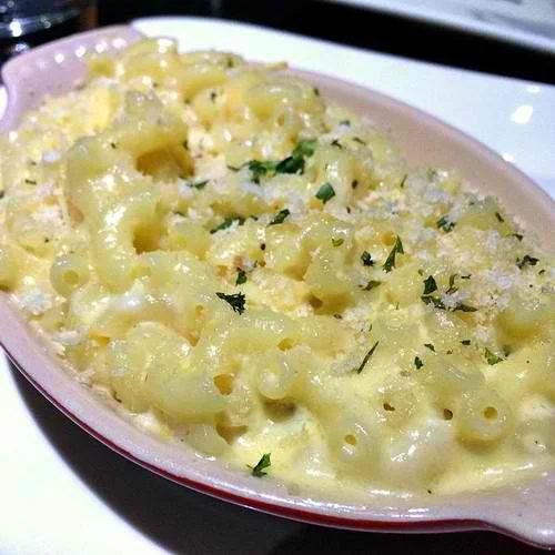  Sharp aged cheddar, parmesan, white truffle oil 