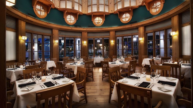 Yachtsman Steakhouse © Disney