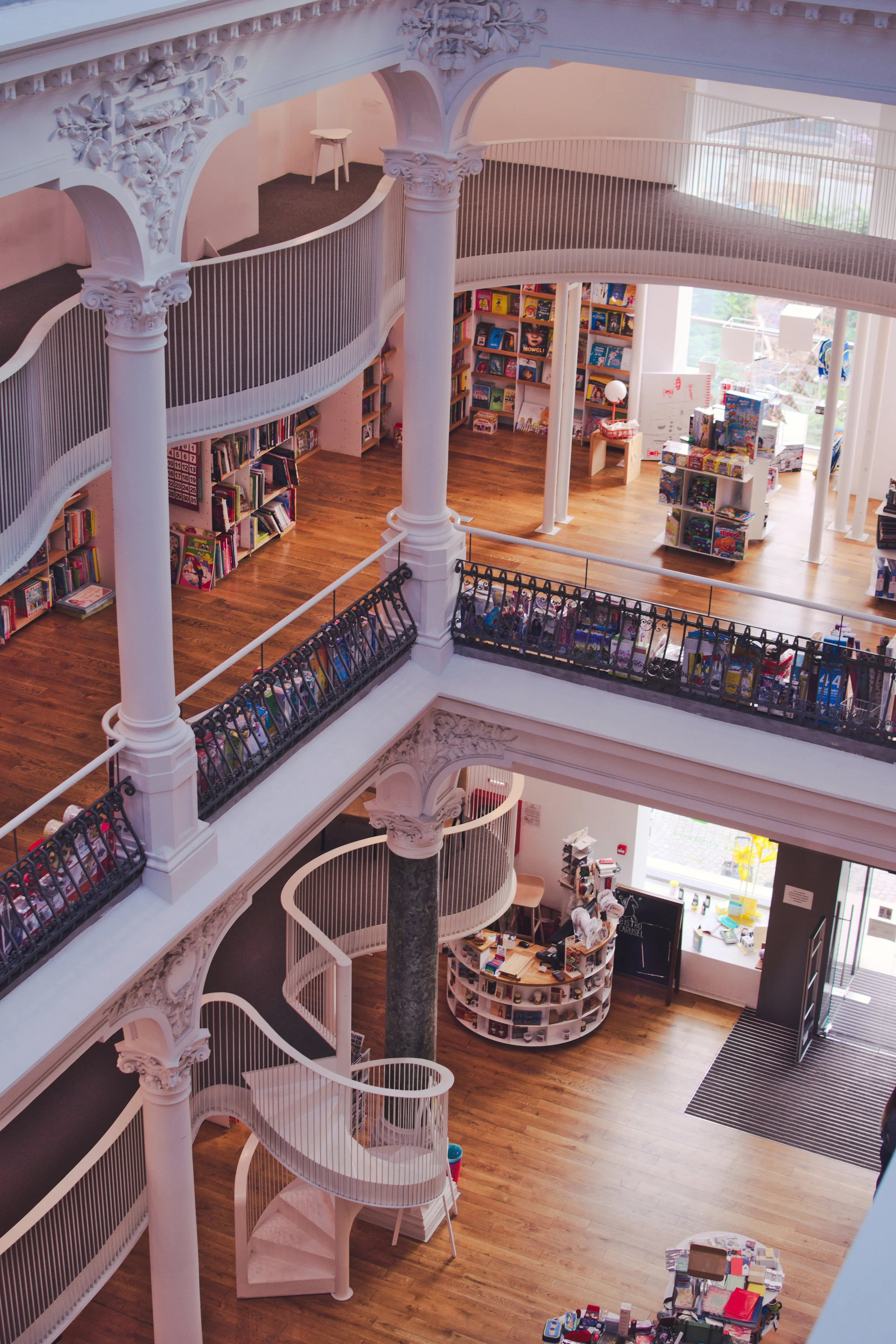 inside the lovely carturesti carusel bookstore