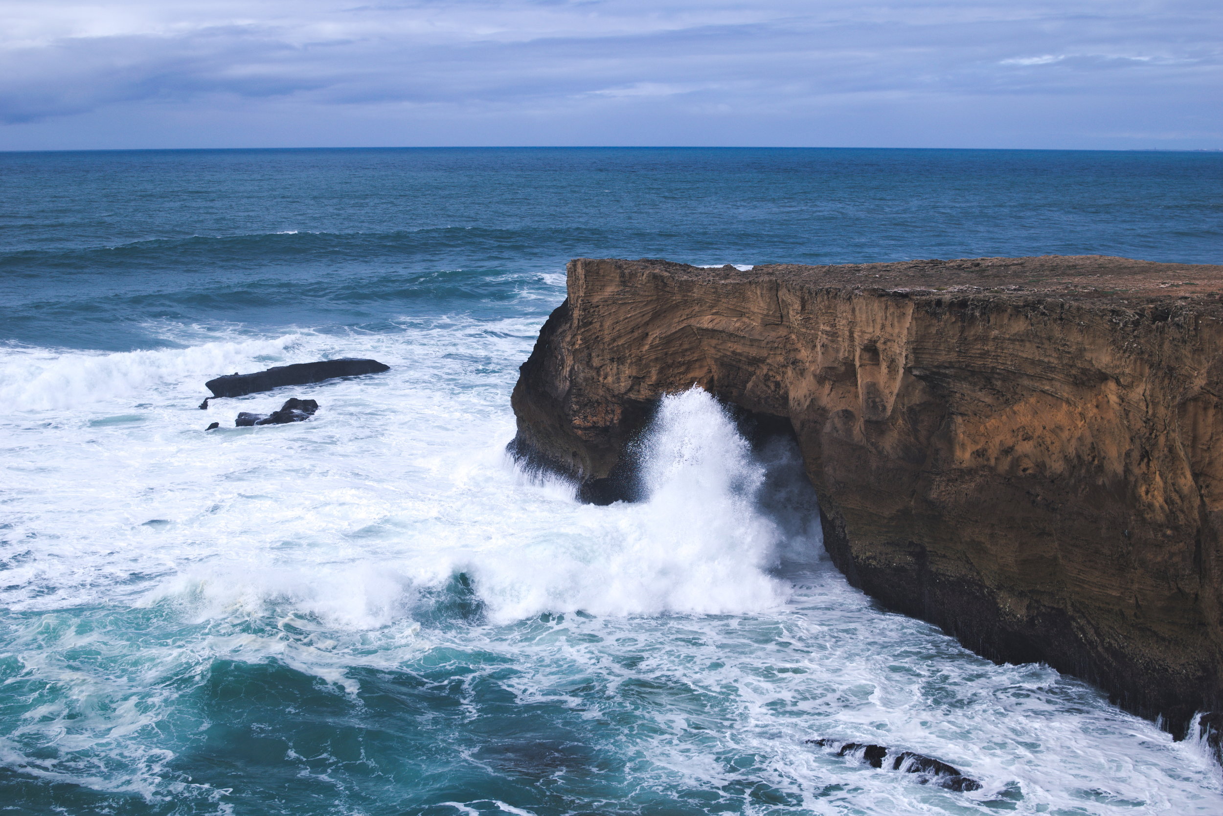  Crashing waves between Porto Covo and Vila Nova de Milfontes. 